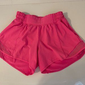 Lululemon Athletica Hotty Hot Low Rise 4" size 2 Highlight Pink